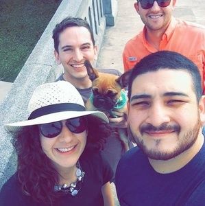 Meet your Posher, Carlos